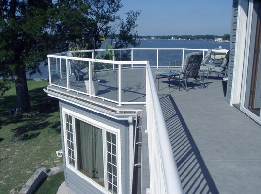 Compliment your Duradek roofdeck with Durarail, a powder-coated aluminum rail system.