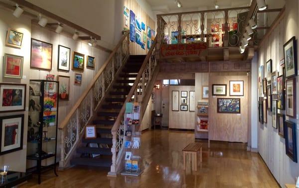 Beautiful gallery in La Arcada featuring local artists