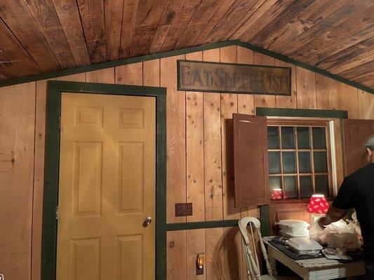 little dining area of cabin