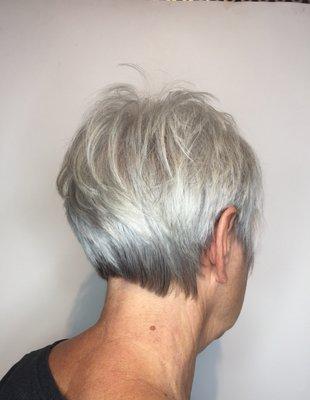 Smooth short bob