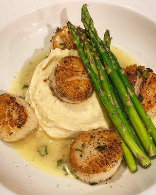 Sea Scallops with a Lemon Beurre Blanc. Served over Parsnip Purée with Grilled Asparagus.