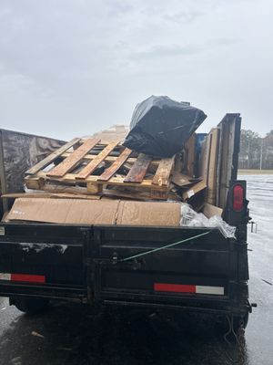 Cardboard box and pallet pickup Ross department store  in Portsmouth