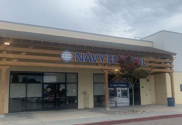 Exterior of NFCU Temecula on Temecula Parkway next to Petsmart.