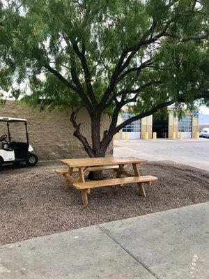 Nice picnic bench