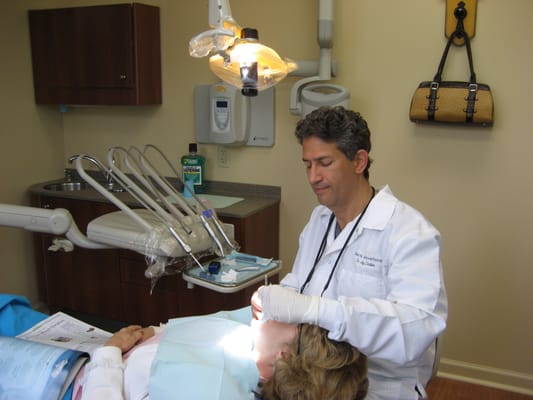 Dr. Dubin has been in private practice since 1987 and has a special interest in cosmetic & computerized dentistry.