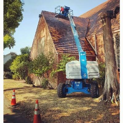 professional commercial roof cleaning