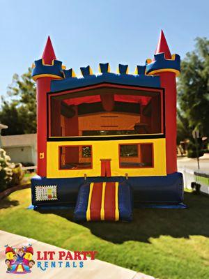 Castle mod jumper is the kids' favorite jumper. We love this bounce house unit #bouncehouse #partyrentals #jumpers