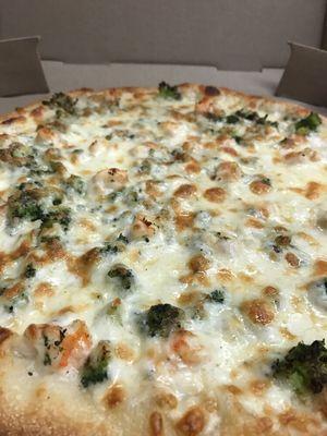 Fredo Pizza (Shrimp, Broccoli, Alfredo)