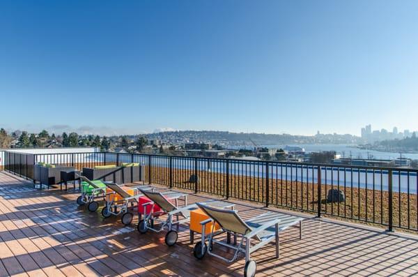 Roof-Top Lounge with a view of GasWorks Park, Lake Union and Seattle.