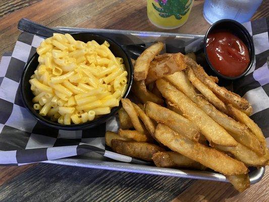 Kids Mac and Cheese with Fries