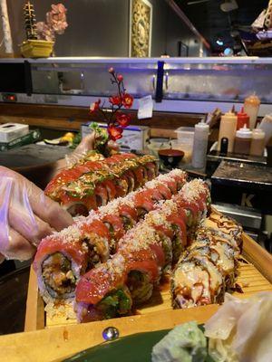 Mix roll on Boat : Yakuza roll, Spicy crunchy tuna roll, Red Dragon roll, Dynamite roll