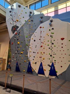 Rock climbing wall