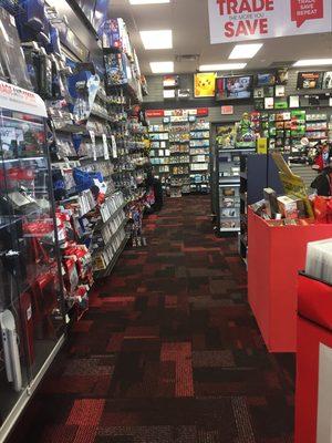 GameStop of Walpole -- Walpole Mall : 108 Providence Highway / Route 1, East Walpole            Interior