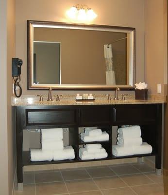 La Quinta Inn Vanity