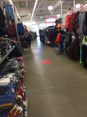 Bellingham Old Navy -- Charles River Centre : 253 Hartford Avenue / Route 126, Bellingham         Interior