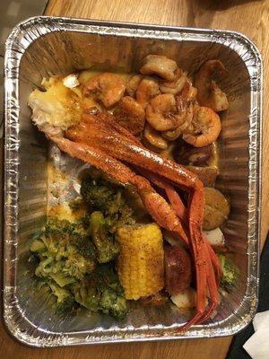 #14 snow crab and shrimp with corn, potatoes and broccoli