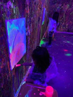 Art is always fun, but in the dark with glowing paint? Even better!