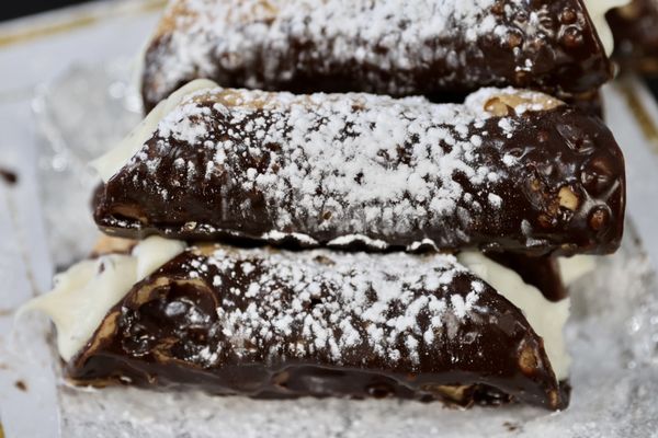 Chocolate Dipped Cannoli