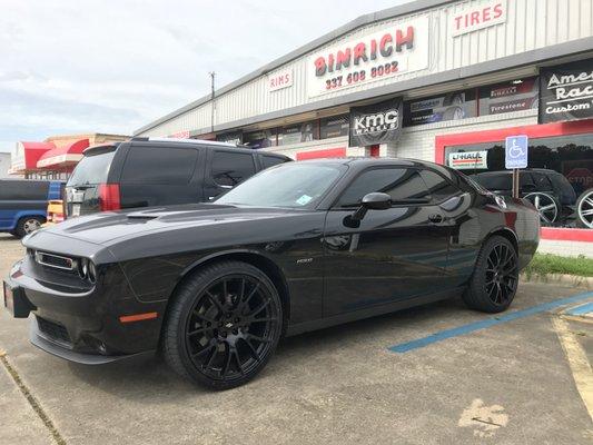 Hellcat wheels on this 2016 Dodge Challenger.