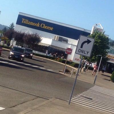 We were at the tillamook cheese factory and got locked out of Rv. Thought we would be ripped off but that did not happen.