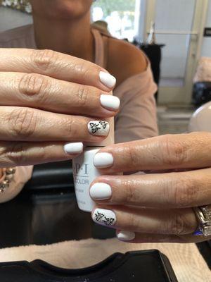 White gel manicure