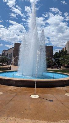 Giant fountain