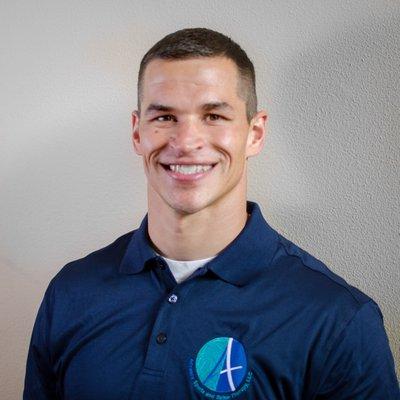 Josh joined Advance Sports and Spine Therapy in 2008.  He practices in both the Wilsonville and Northwest Portland locations.