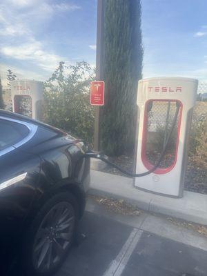 Tesla Supercharger next to Tocanos