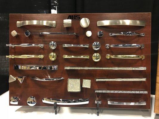 Cabinet Handles and Knobs