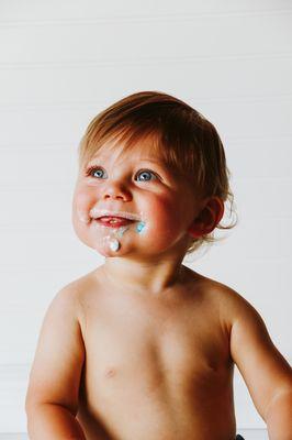 Portraits first birthday, smash cake. In-studio