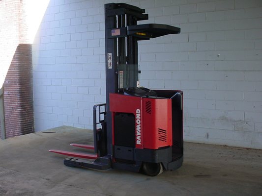 Raymond EASIR30TT Reach Truck