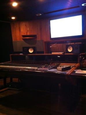 Main mixing room