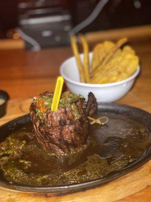 Skirt steak and tostones