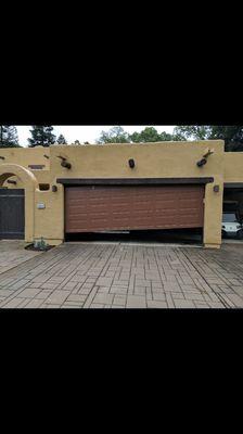 Garage door off track ! We will fix and repair it !