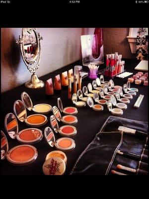 Hollywood Cosmetics | Makeup Display Table | (843) 788-9755