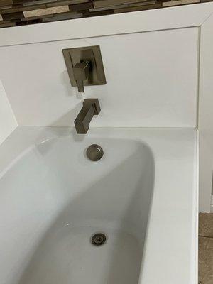 tub with original faucet