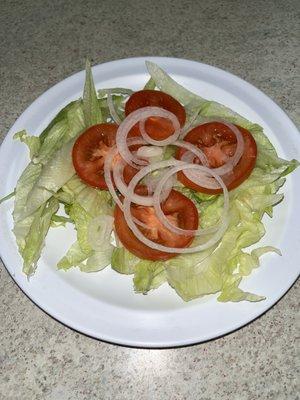 Lettuce tomato and onion salad