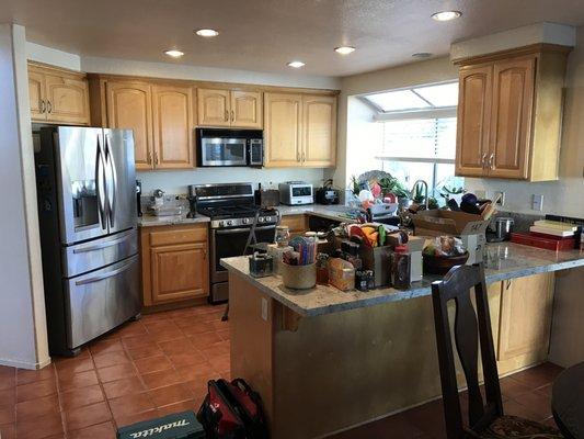 Maple kitchen before refinish