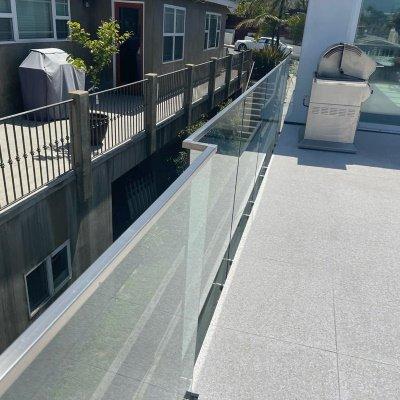 Glass railing