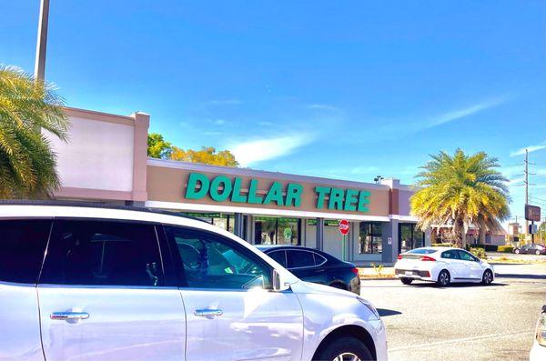 Dollar Tree storefront