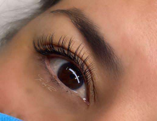 Classic eyelash extensions