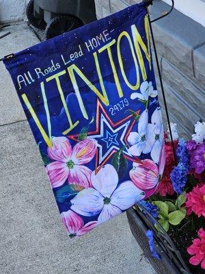 Close-up of the decoration outside the Chamber of Commerce building next to the restaurant.