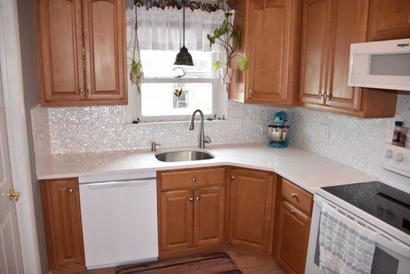 Quartz kitchen counters and under mount sink