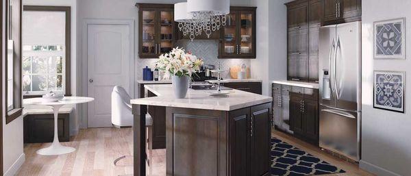 An example of Starmark Cabinetry, a semi-custom, American made cabinet line that K-Kitchen sells.