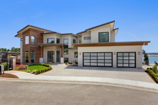 Beautiful Contemporary Home Exterior