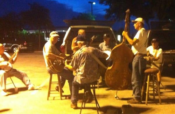 Musicians and audience intermingle