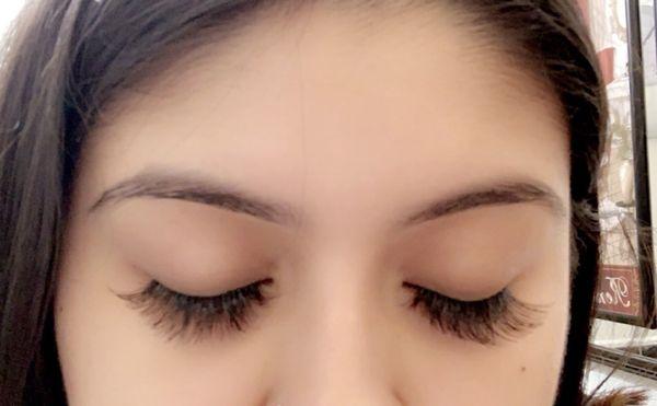 Eyelash extensions+eyebrows threaded!