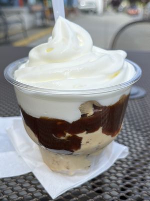 Campfire s'mores Hot Caramel Delight Sundae