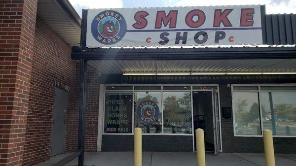 Entrance to smokey warez