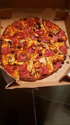 Thin crust pepperoni sausage and mushrooms